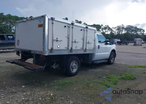 2011 Ford F-250 Xl z USA, uszkodzony, nr VIN 1FDBF2A68BEB57606